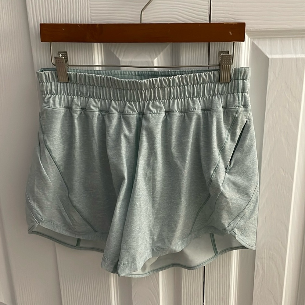 Lululemon Track That Mid-rise short 5” Size 8 NWOT